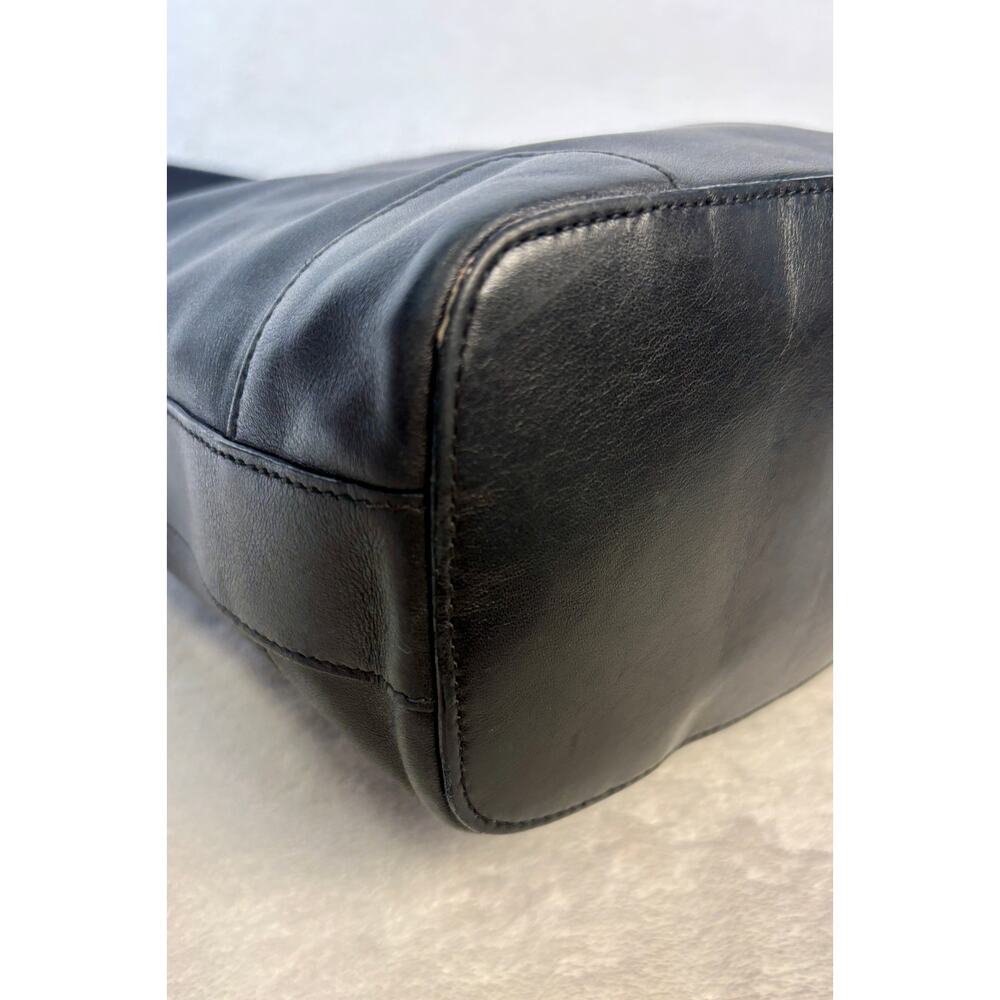 Gucci Vintage Leather Shoulder Bag, Tom Ford Era - Picture 8 of 16